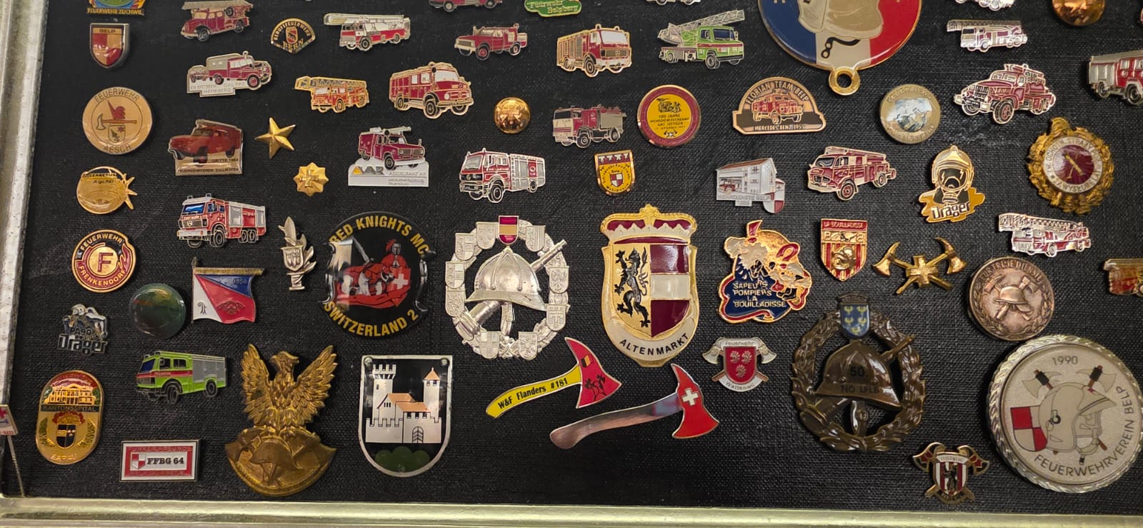Collection d’insignes de pompiers